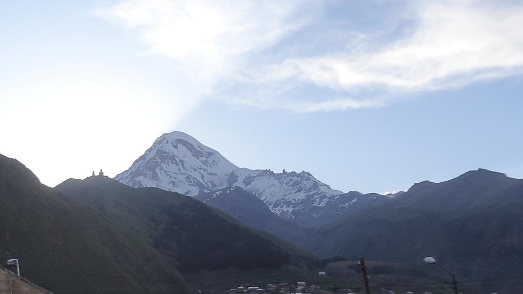 Maka`s Guest House Kazbegi Extérieur photo